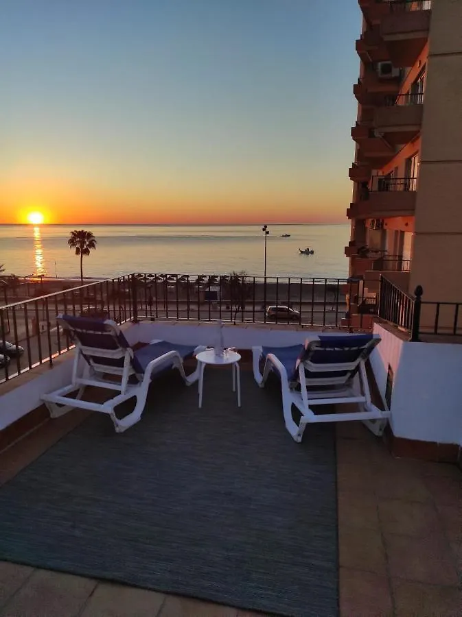 Apartamento ÁTICO PRIMERA LINEA Marina Beach Fuengirola España