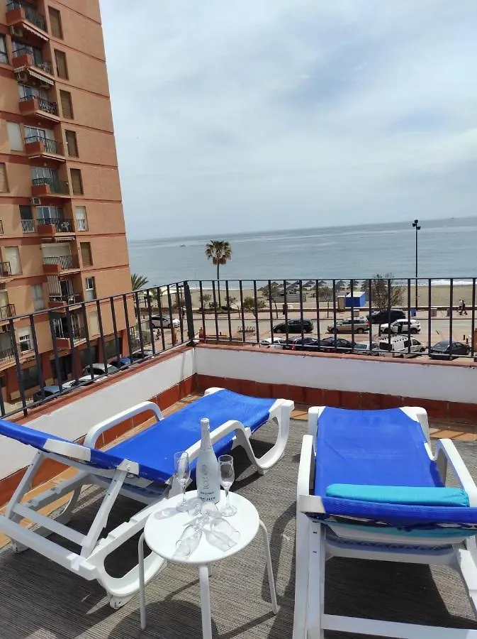 ÁTICO PRIMERA LINEA Marina Beach Fuengirola España